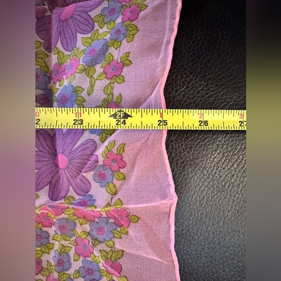 1960’s VINTAGE SCARF!! purple hippie flower motif - Picture 12 of 14